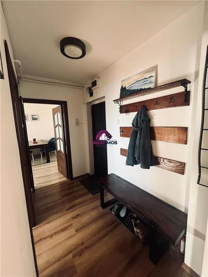 Apartament cu 2 camere decomandat, mobilat în Republicii