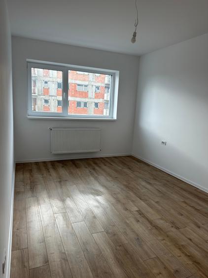 Apartament cu 3 camere decomandat în 13 Decembrie