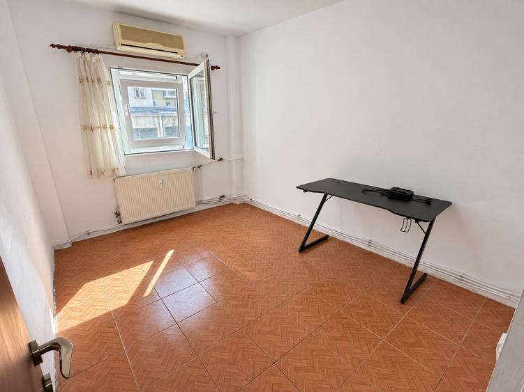 Apartament cu 4 camere în Ștefan cel Mare