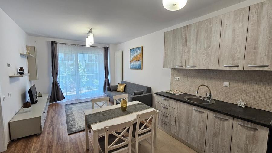 Apartament cu 2 camere semidecomandat, mobilat în Bună Ziua