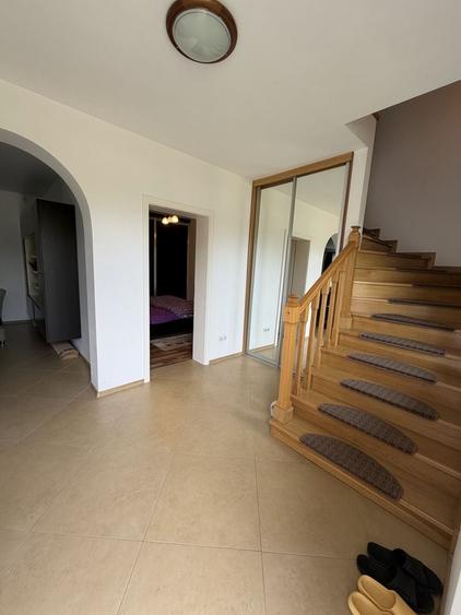 Casă cu 4 camere în Mintia