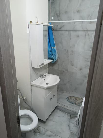 Garsonieră decomandată în Lacu