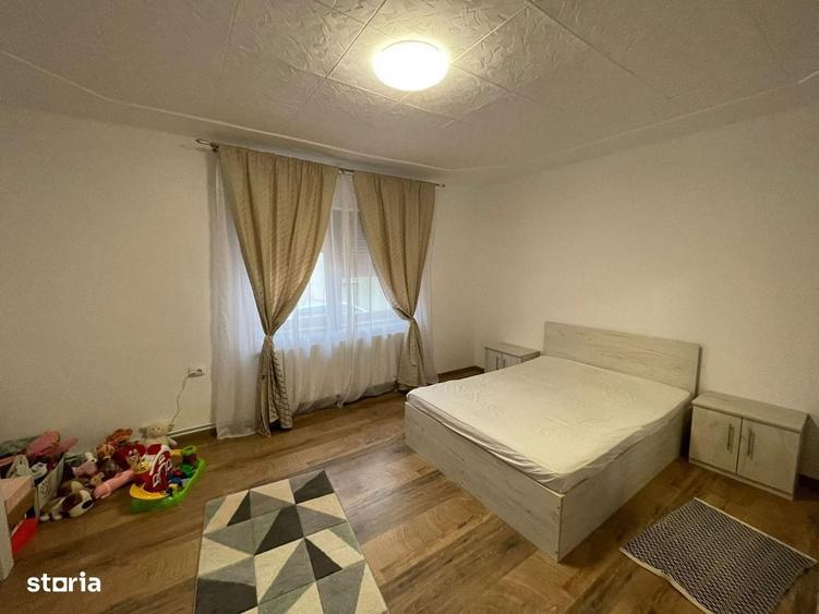 Casă cu 4 camere în Cristian