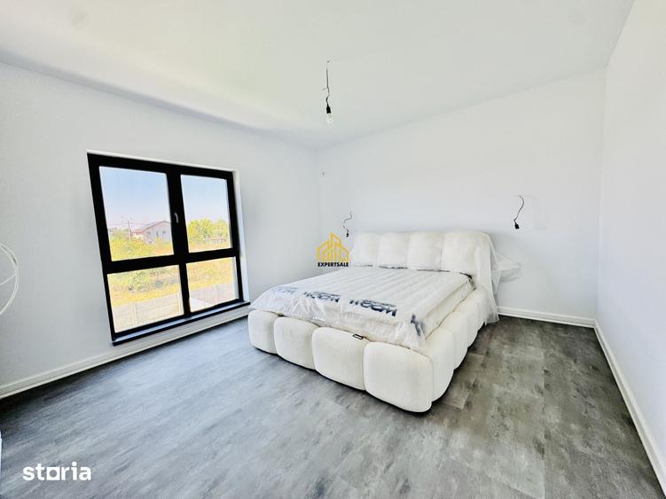 Casă cu 4 camere cu Teren 425 Mp în Domnești