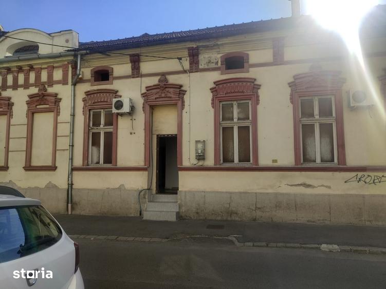 Apartament cu 4 camere în Ultracentral