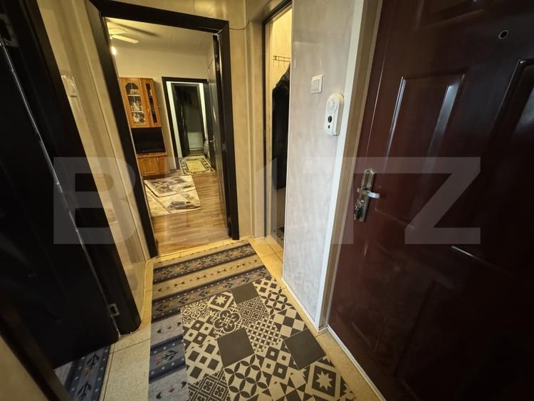 Apartament cu 3 camere semidecomandat, mobilat în Splai Bahlui