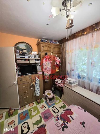 Apartament cu 3 camere decomandat în Est