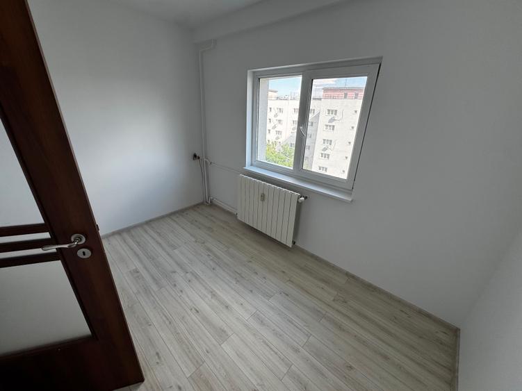 Garsonieră decomandată, mobilată în Sebastian