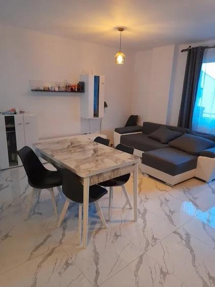 Apartament cu 3 camere semidecomandat, mobilat în Florești — fotografia 1