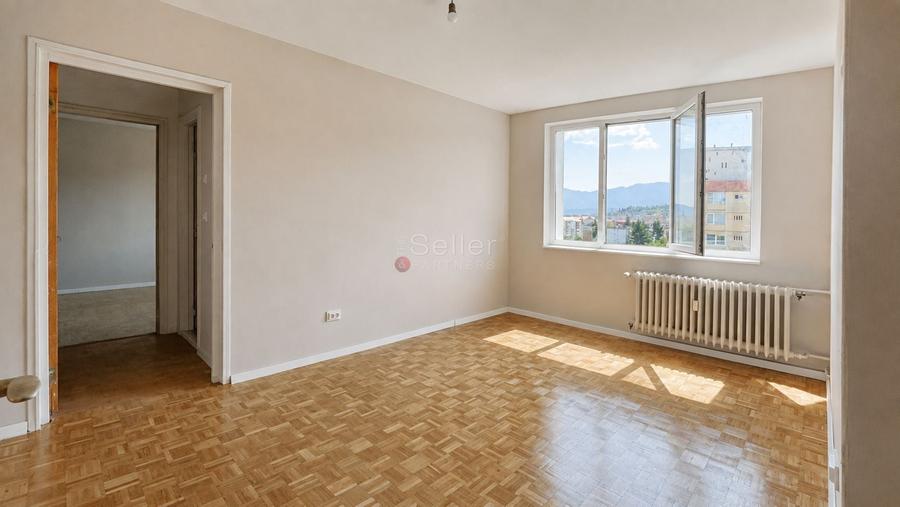 Apartament cu 2 camere semidecomandat în Centrul Civic