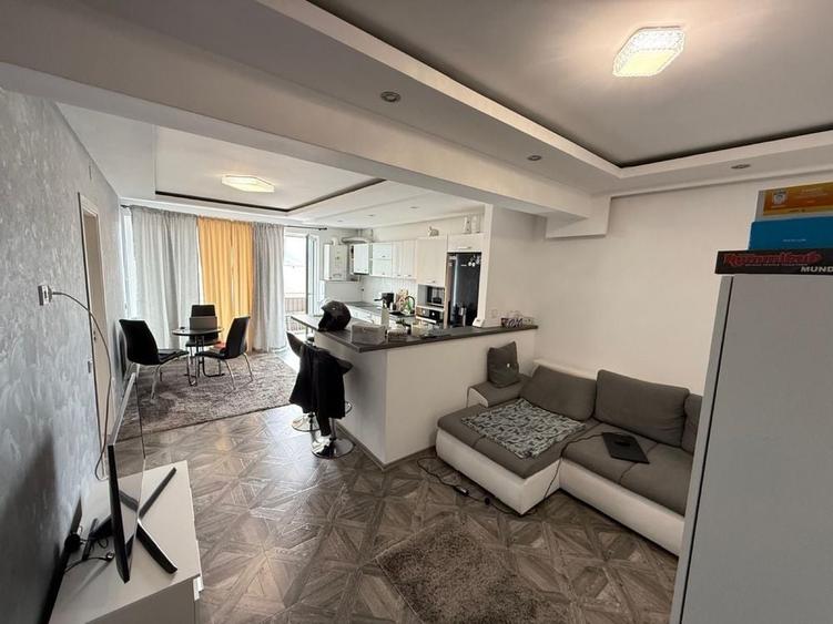 Apartament cu 2 camere decomandat în Florești