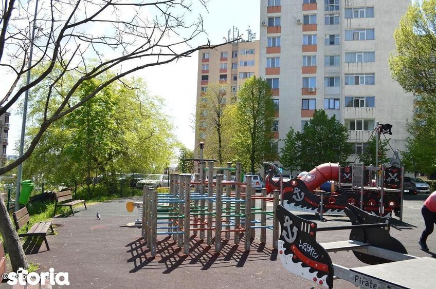 Apartament cu 3 camere în Războieni