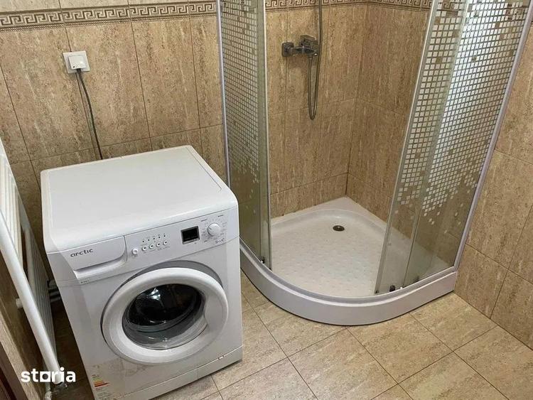 Casă cu 3 camere cu Canalizare în Central