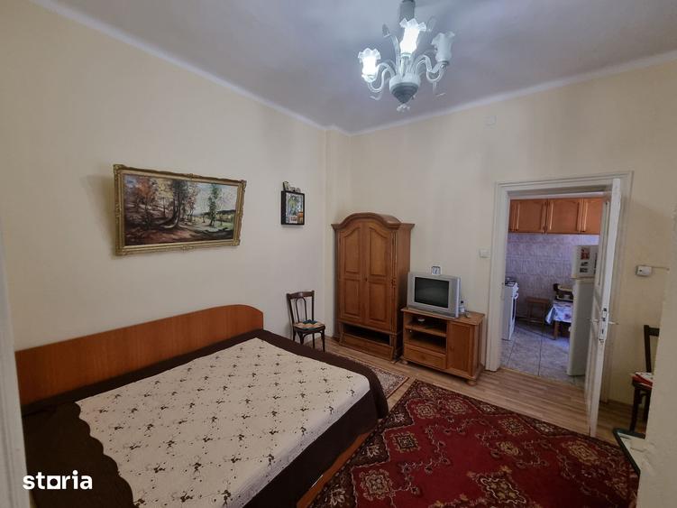 Casă cu 4 camere cu Teren 176 Mp în Universitate