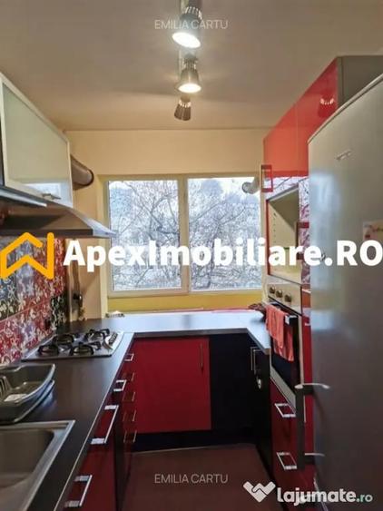 Apartament cu 2 camere decomandat în Pajura
