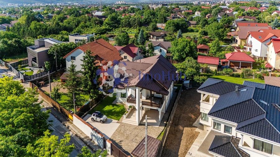 Casă individuală cu 7 camere cu Garaj în Galata