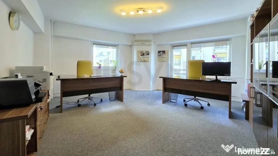 Apartament cu 4 camere semidecomandat în Universitate