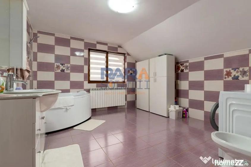 Casă cu 4 camere cu Teren 1366 Mp în Central