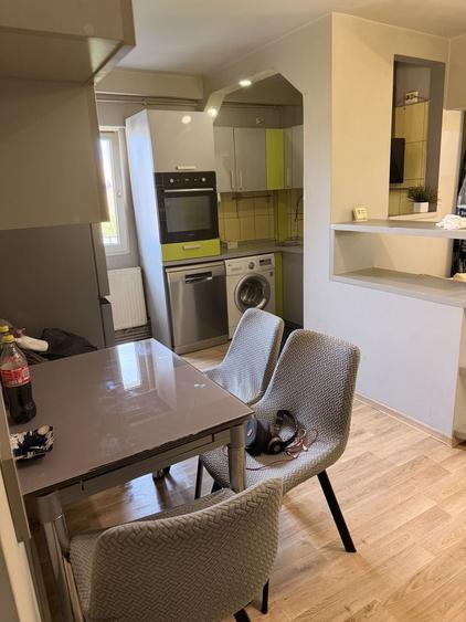 Apartament cu 3 camere decomandat în Lazaret