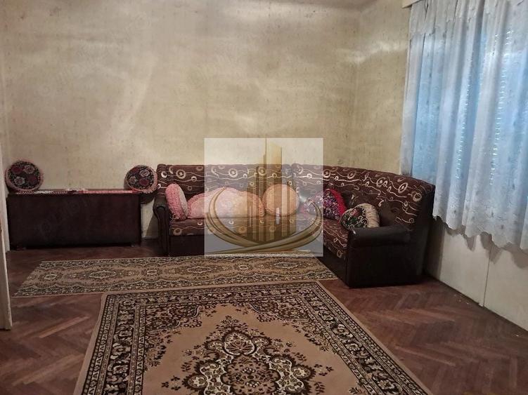 Casă individuală cu 9 camere cu Canalizare în Iosefin