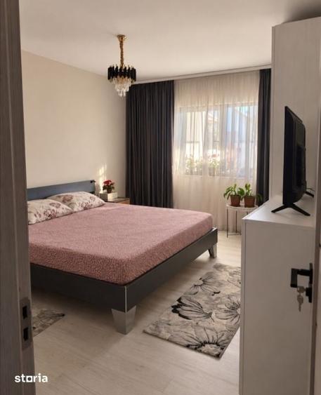 Casă cu 5 camere cu Teren 330 Mp în Central