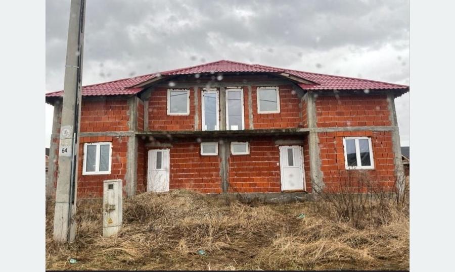 Casă cu 4 camere în Oșorhei