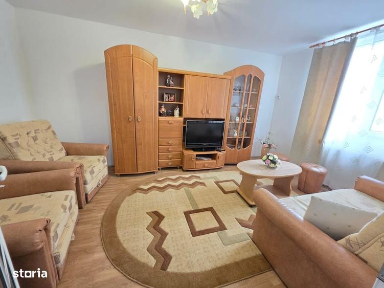 2 camere, zona Smirodava , decomandat, etaj intermediar, mobilat - 1