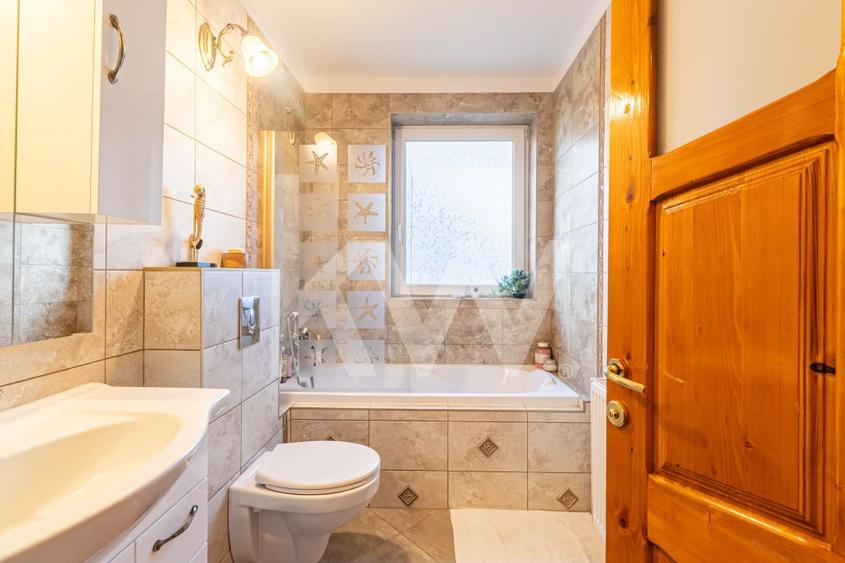 Casă individuală cu 5 camere cu Canalizare în Bartolomeu