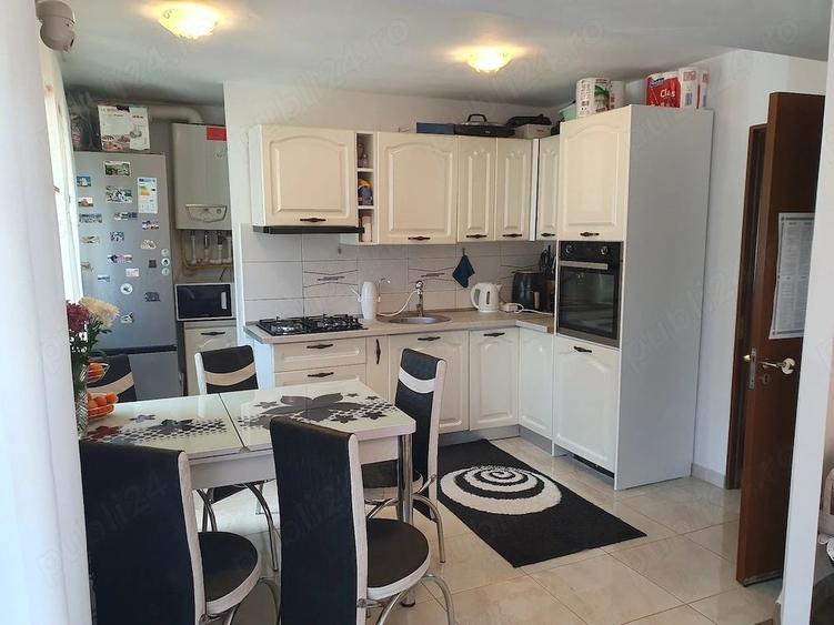 Apartament cu 4 camere decomandat, mobilat în Noua
