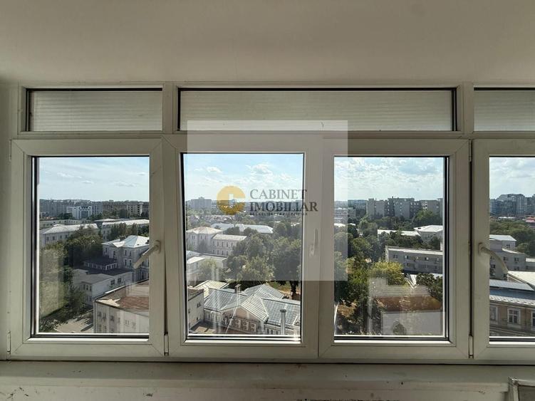 Apartament cu 3 camere decomandat în Gara de Nord