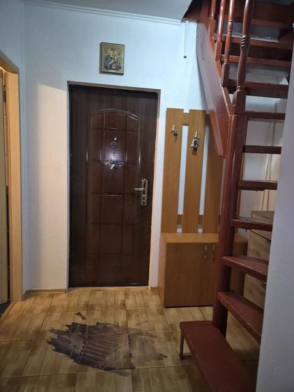 Apartament cu 3 camere decomandat în Troianu