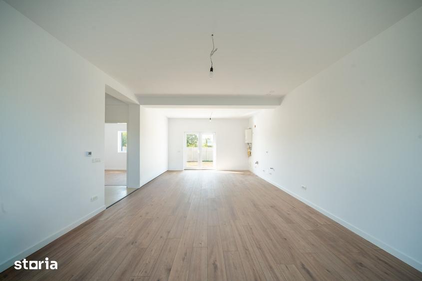 Casă cu 4 camere cu Teren 440 Mp în Domnești