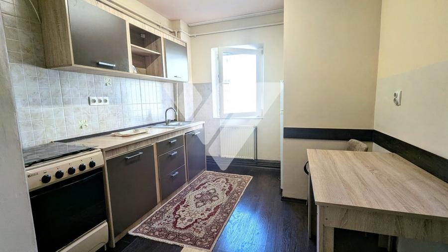 Apartament cu 2 camere decomandat, mobilat în Mihai Viteazul