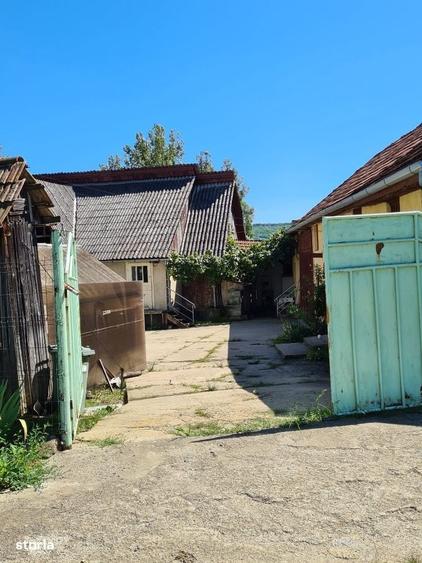 Casă cu 4 camere în Brebi