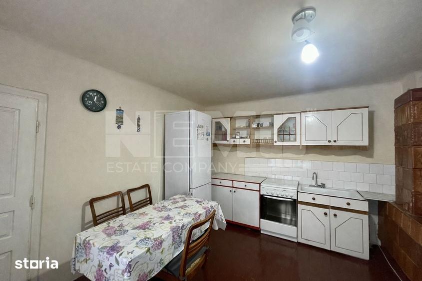 Casă cu 4 camere cu Teren 2350 Mp în Central