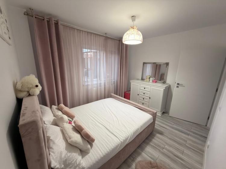 Apartament cu 3 camere decomandat, mobilat în Gării
