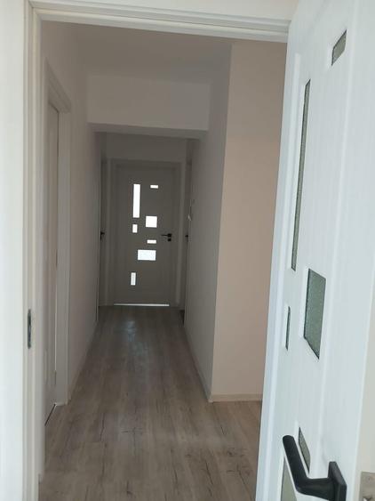 Apartament cu 3 camere decomandat în Păcii