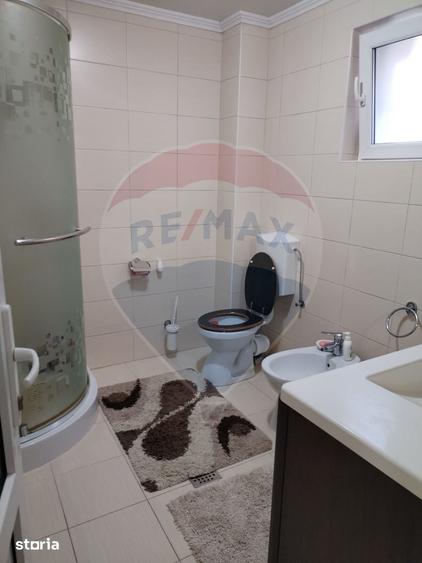 Casa individuala, teren 3275 mp, 6 camere, livada cu pomi fructiferi - 1