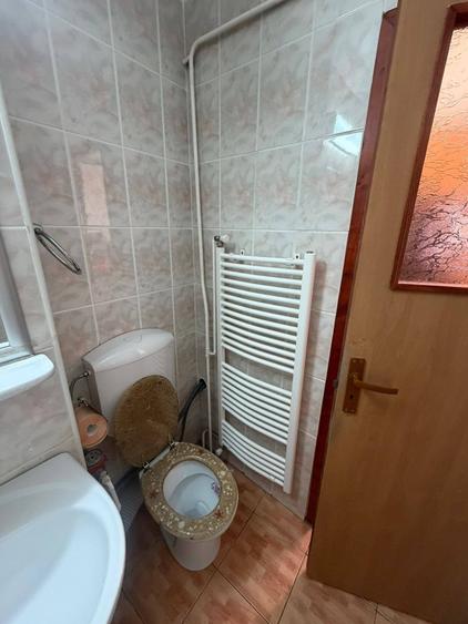 Apartament cu 3 camere decomandat, mobilat în 9 Mai