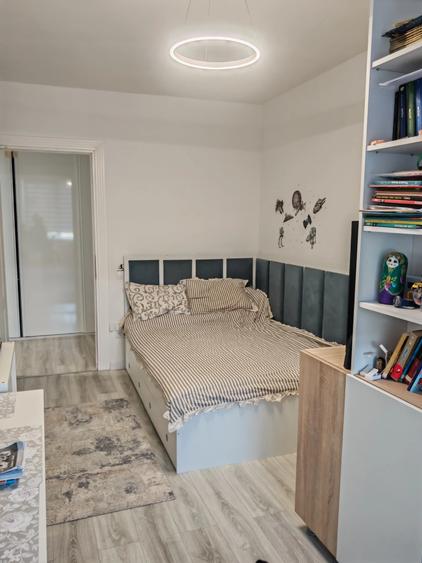 Apartament cu 3 camere decomandat în Cug