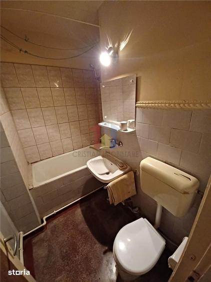 Apartament cu 2 camere semidecomandat în Școlilor