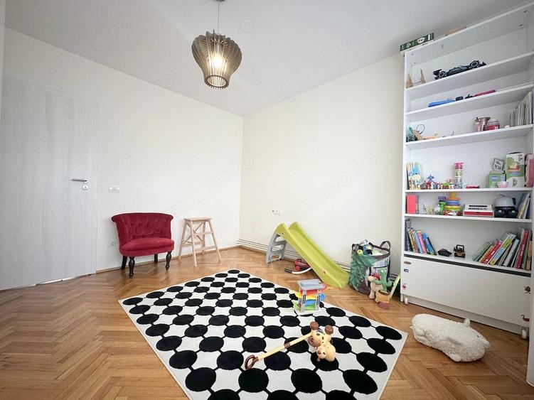 Apartament cu 3 camere decomandat în Ultracentral