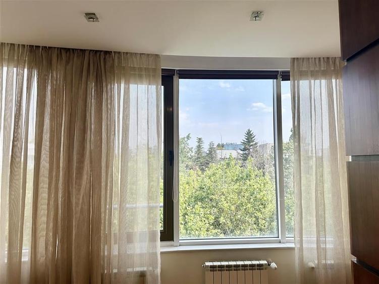 Apartament cu 3 camere decomandat, mobilat în Primăverii