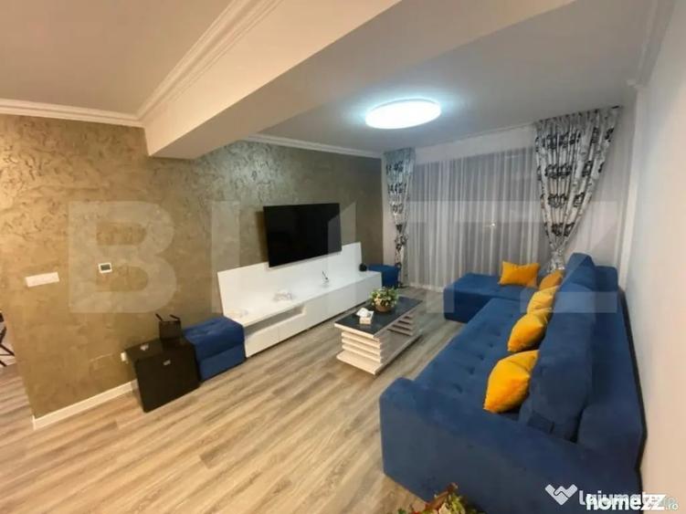 Apartament cu 3 camere semidecomandat în Calea București