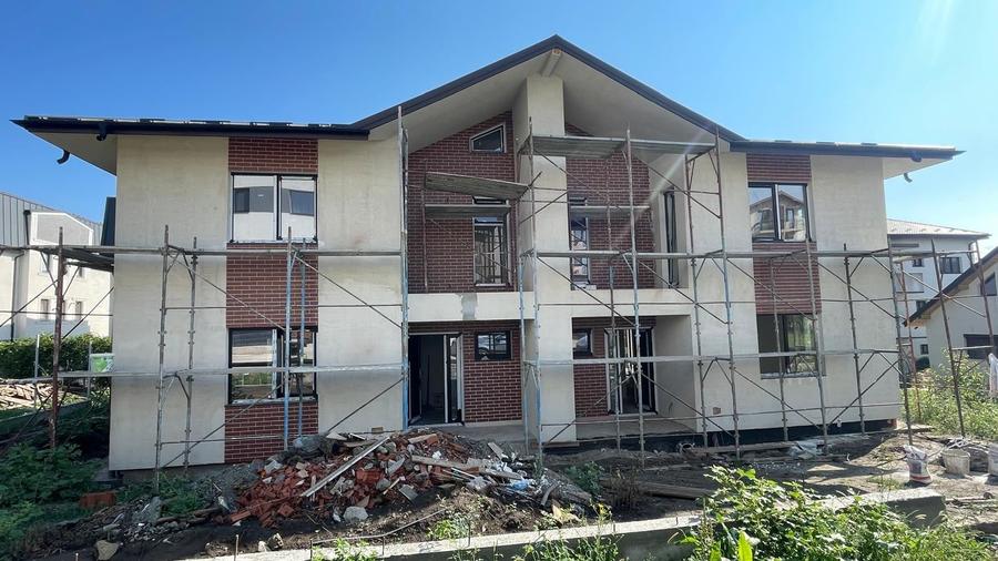 Casă cu 4 camere cu Teren 256 Mp în Galata