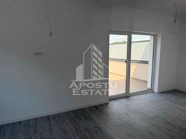 Duplex cu 4 camere cu Canalizare în Ghiroda