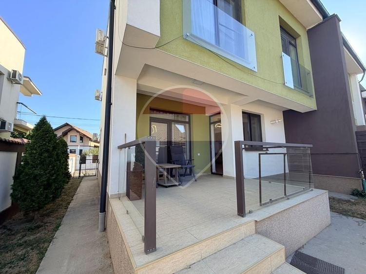 Casă individuală cu 4 camere cu Teren 300 Mp în Central