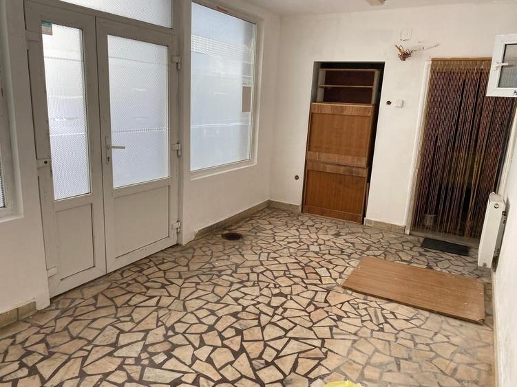 Casă cu 4 camere cu Teren 140 Mp în Olteni