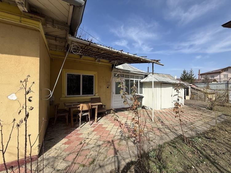 Casă cu 4 camere cu Teren 100 Mp în Central