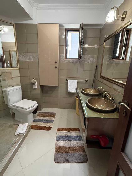 Apartament cu 3 camere decomandat în Exterior Vest